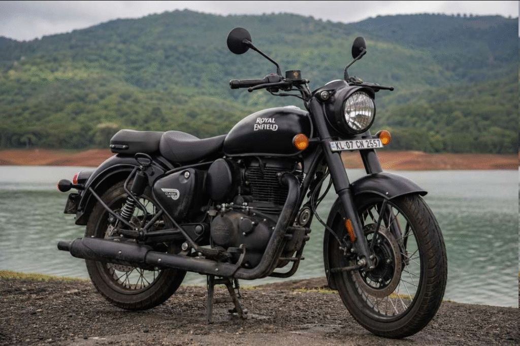 Royal Enfield Classic 350 खरीदने का सोच रहे हैं? कीमत, डाउन पेमेंट और EMI की आसान जानकारी